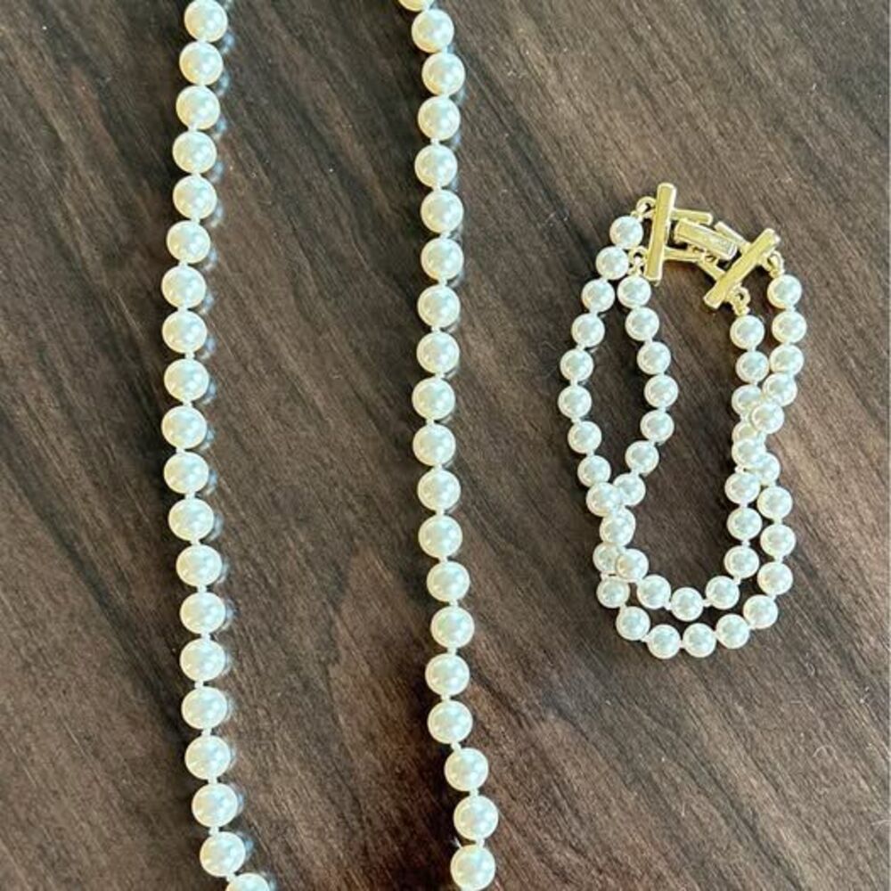 Vintage Faux Pearl Cream Colored Necklace & Bracelet Set
